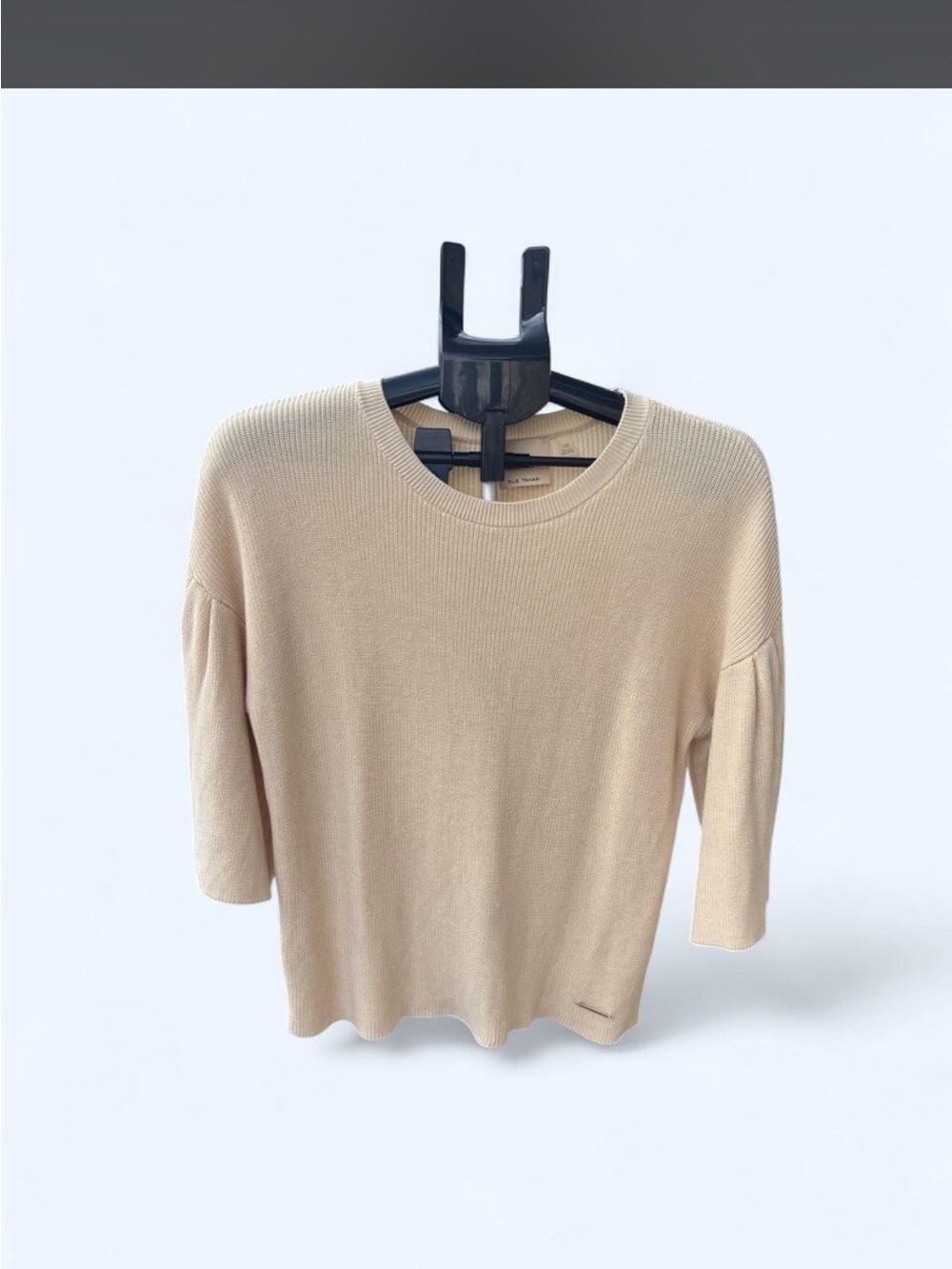 Elie Tahari Cream 3/4 Sleeve Crew Neck Knit Top